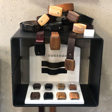 Laden Sie das Bild in den Galerie-Viewer, Gürtel Nuss-Holzschnalle | Leder breit