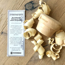 Laden Sie das Bild in den Galerie-Viewer, Zirbenkaraffe