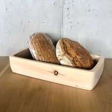 Laden Sie das Bild in den Galerie-Viewer, Zirbenbrotbox